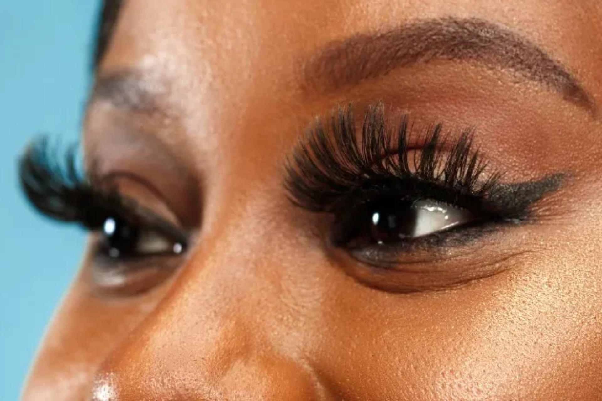 Read more about the article Lash Out Loud: The Ultimate Guide to Eyelash Extensions