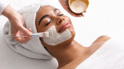 Read more about the article Chemical Peels: A Guide to Rejuvenating Your Skin