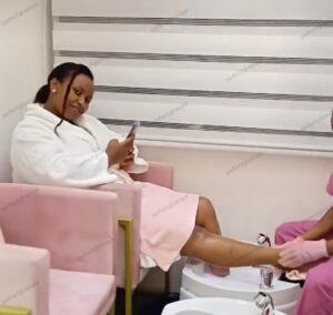 Read more about the article Pamper Your Feet: The Essential Guide to Pedicures