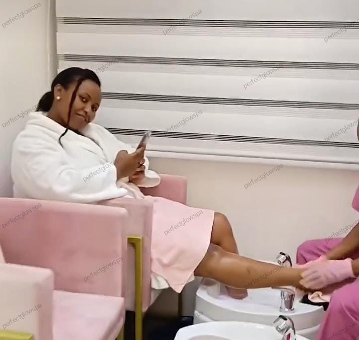 Read more about the article Pamper Your Feet: The Essential Guide to Pedicures